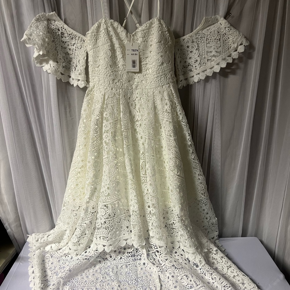 Elegant White Lace Off-Shoulder Dress